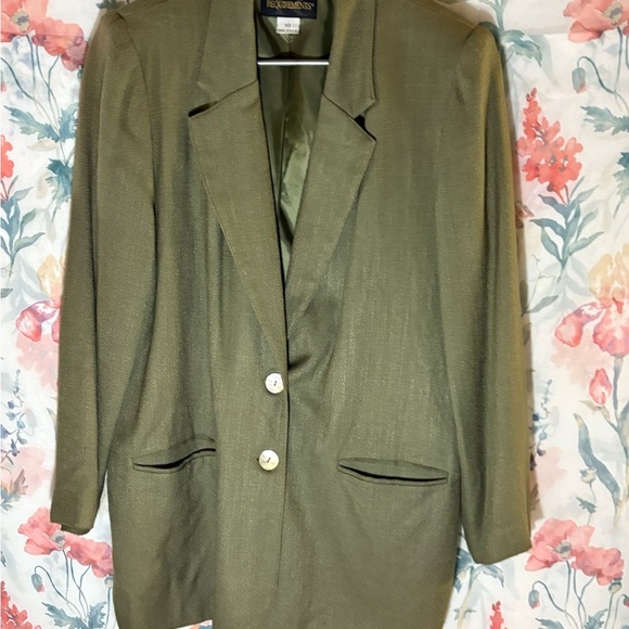 Vintage Olive Green Blazer with Button Details - Picture 2 of 9